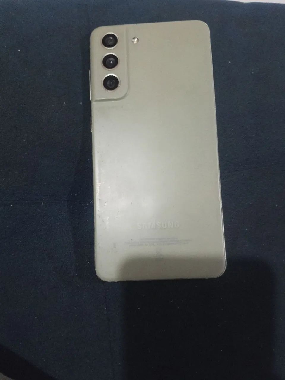 Vendo celular S22 com augumas listras um pra quem conhece e intend saber é cronico 