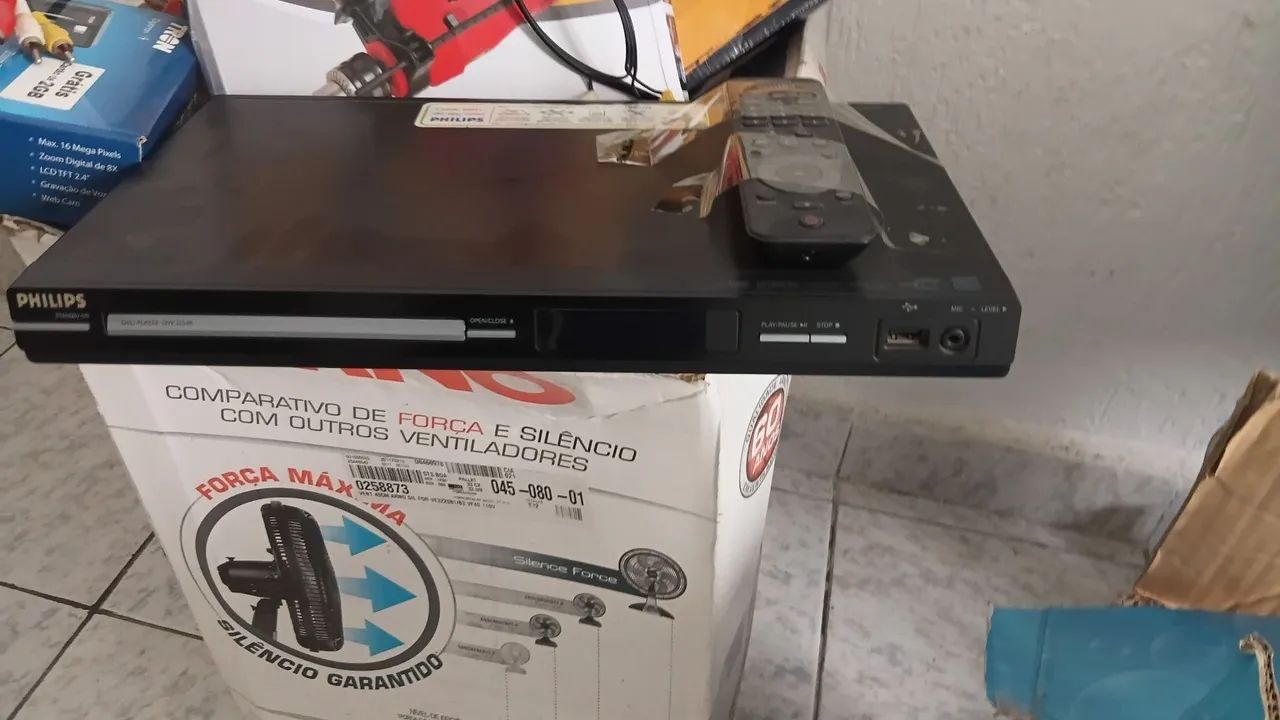 DVD Philips com controle 