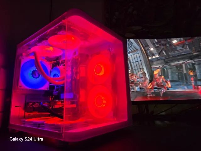 PC Gamer com Gabinete curvo RGB
