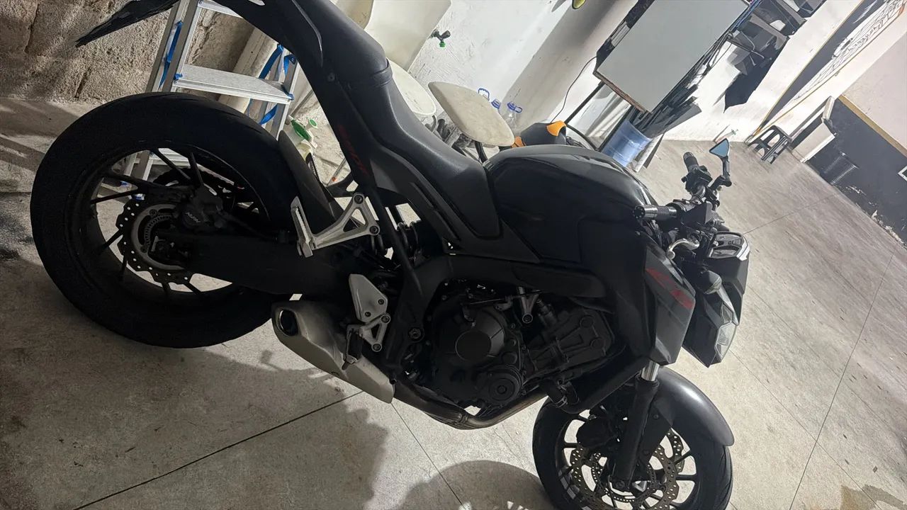 Honda CB650F 2019 - Foto 4