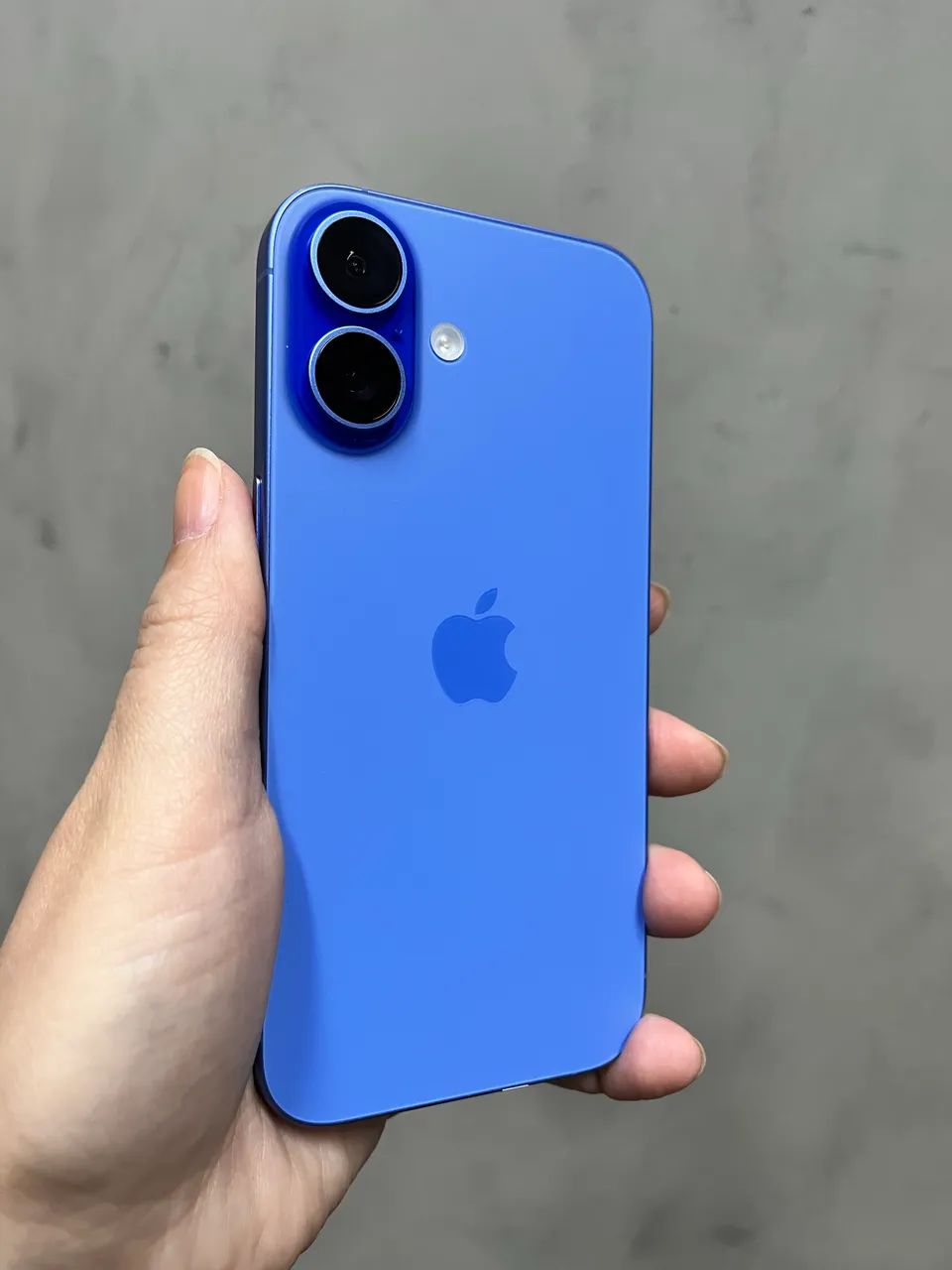 Apple iPhone 16 - 128GB - Azul - Excelente  - Foto 3