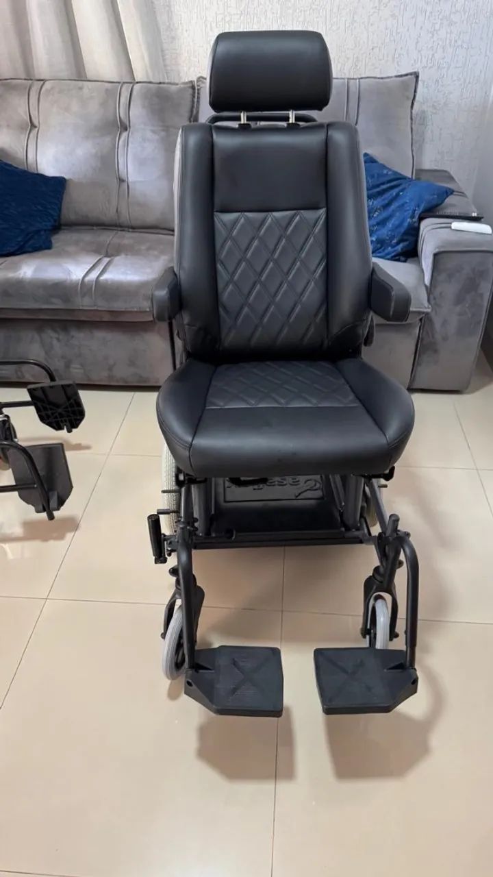 Vendo Banco veicular giratório adaptado cadeira de rodas - Foto 2