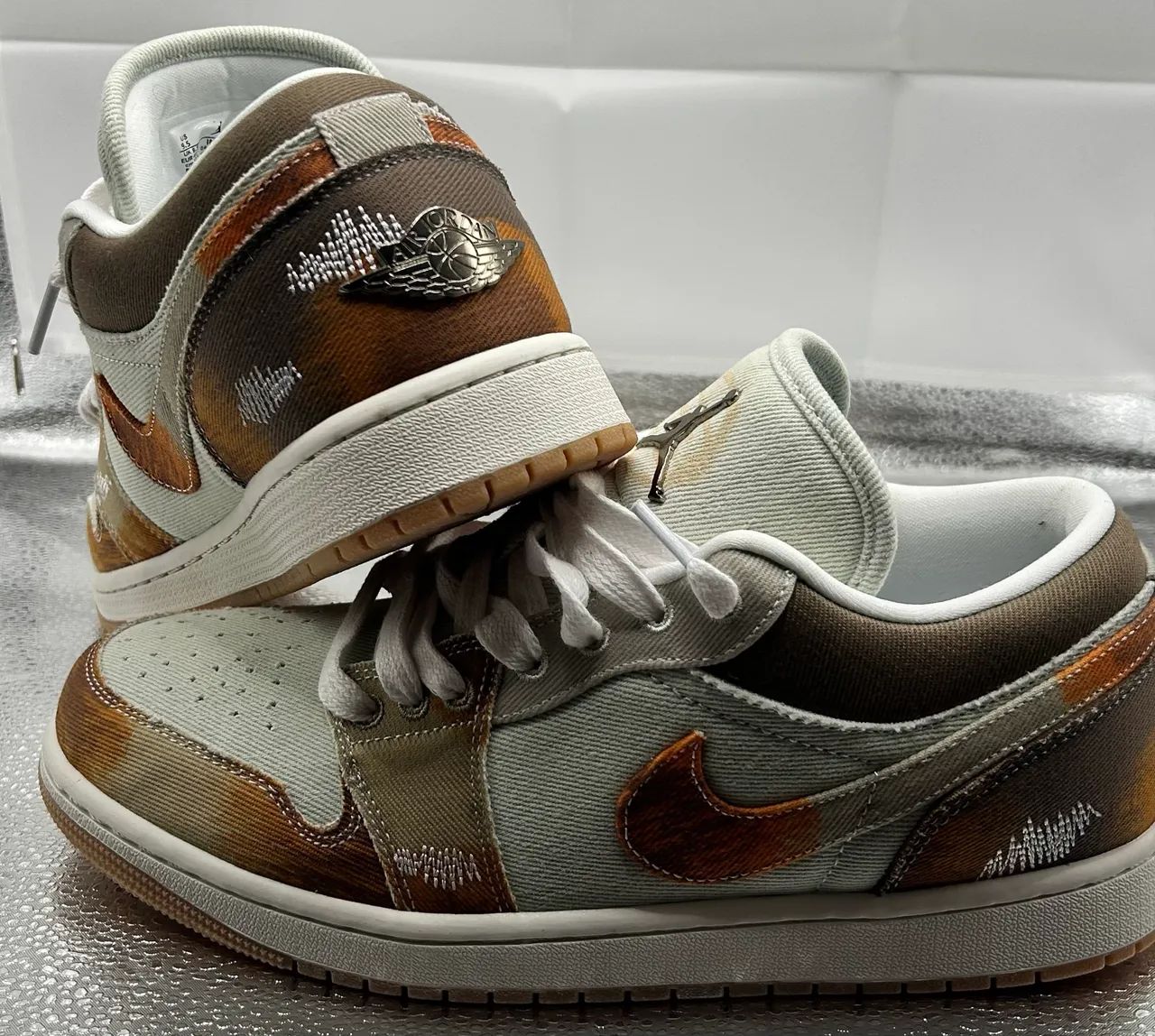 Tênis Air Jordan 1 Low nas cores off white - Foto 3
