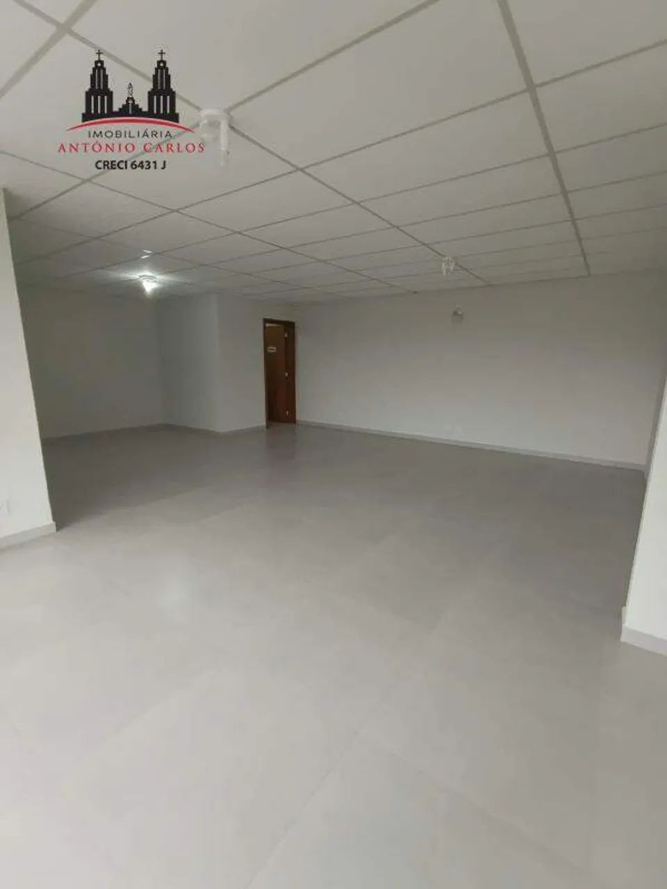 Sala comercial para locação no Centro de Antônio Carlos/SC - Foto 4