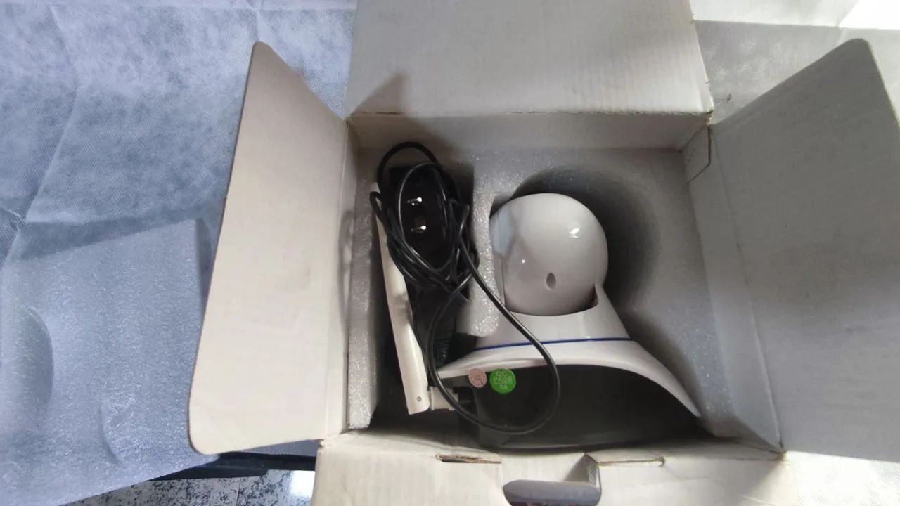 Câmera IP Wi?Fi com áudio e visão remota - Foto 3