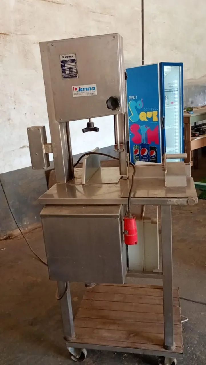 Serra fita para açougue