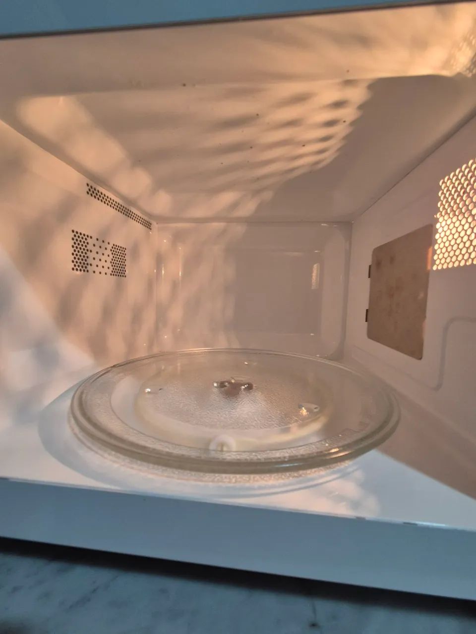 Micro-ondas Electrolux MTD30 20L - Foto 4