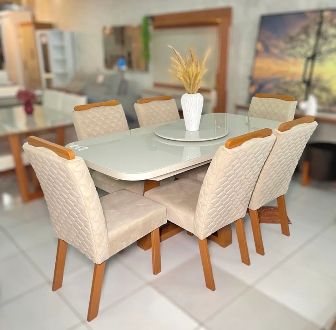 Mesa de vidro branco com 6 cadeiras