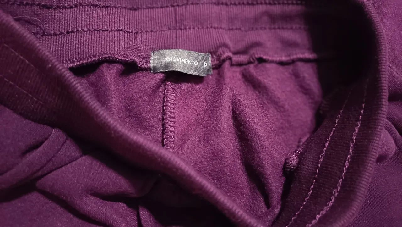 Calça moletom roxa P grande seminova - Foto 4