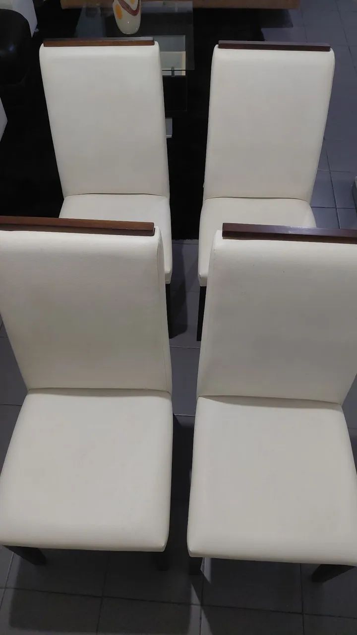 Cadeiras De Acolchoado Branco com Encosto - Foto 3