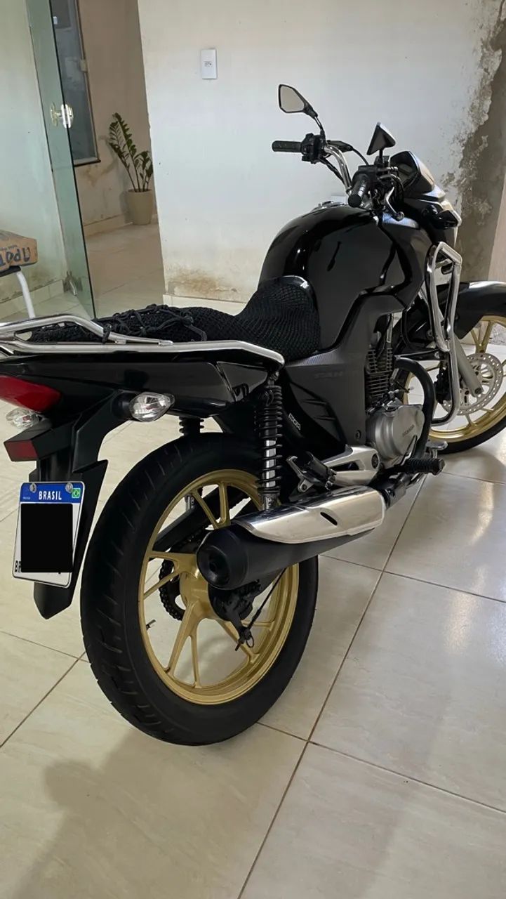 Vendo Fan 150 2014 Toda zerada!
