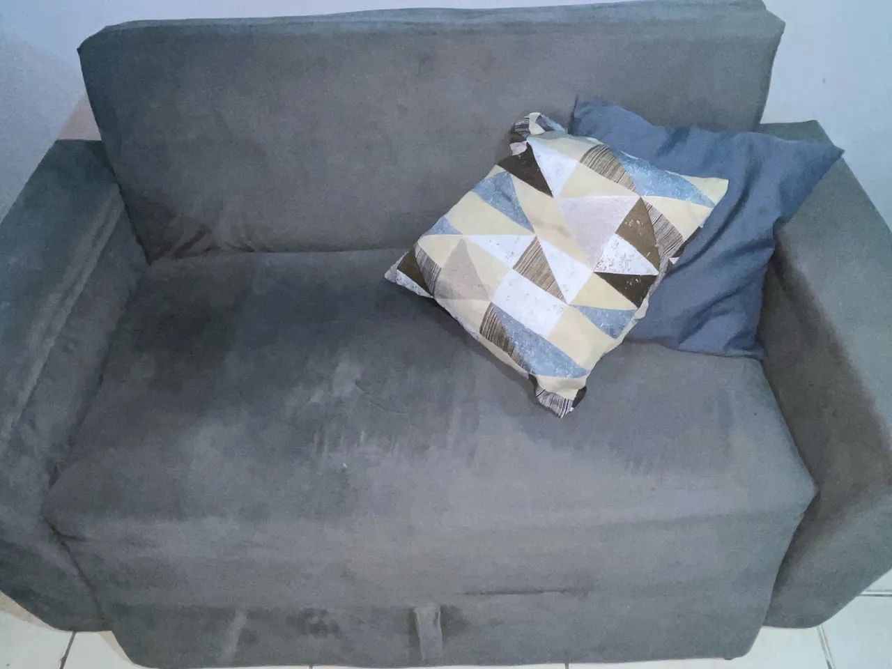 Vendo sofá cama novo 