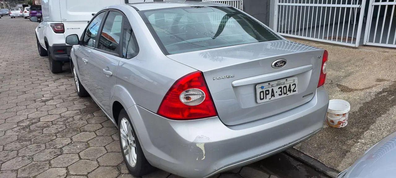 Ford Focus Focus Sedan 2.0 16V/2.0 16V Flex 4p Aut. 2013