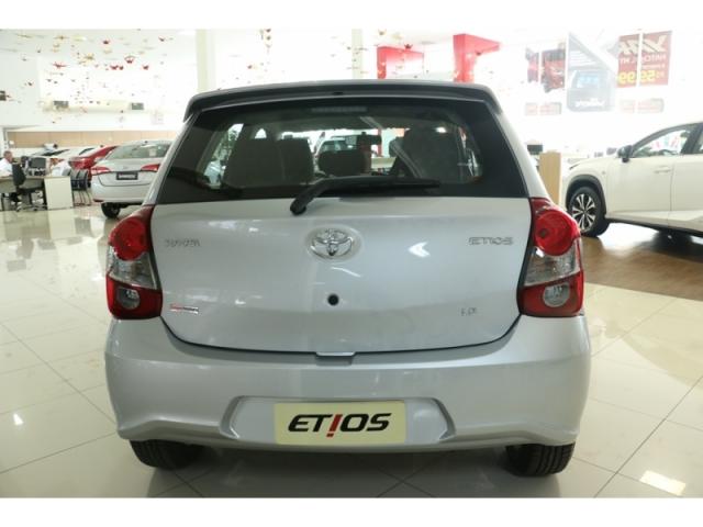 TOYOTA ETIOS 1.5 X PLUS 16V FLEX 4P 2019 - Foto 3