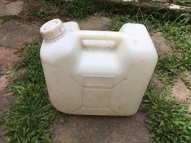 Galão de água 20litros - Usado - Foto 2