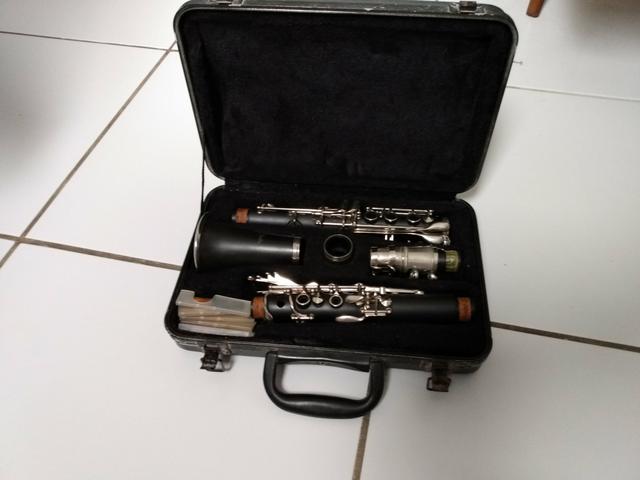 Vende-se um clarinete