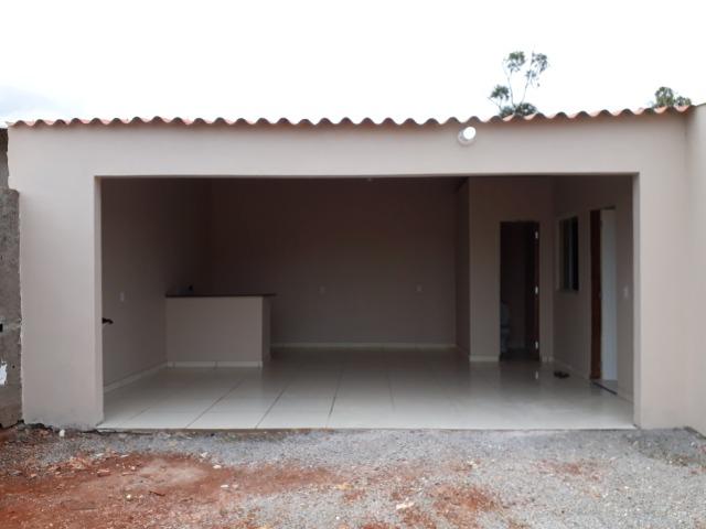 Casa nova, espaçosa com area de churrasqueira, 2quartos, 2 banheiros, lote de 400metros - Foto 4