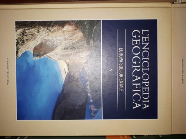 Vendo enciclopédia em italiano com outros livros também em italiano - Foto 6