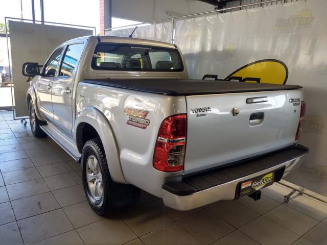 TOYOTA HILUX CD 4X4 SRV 2012 - Foto 9