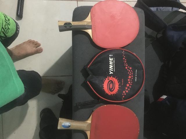 Vendo 2 raquetes em bom estado