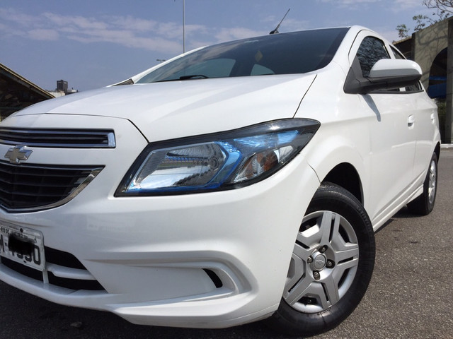Onix Hatch LT 2015