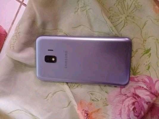 Vendo j2 16g com capinha e já com película ,fone,carregador, documento - Foto 5