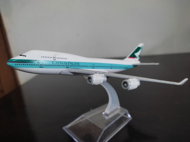 Miniatura avião Boeing 747 Cathay pacific 