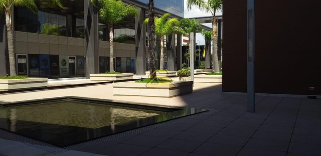 Impulsione seus negócios: descubra um espaço comercial de luxo à sua espera! - Foto 2
