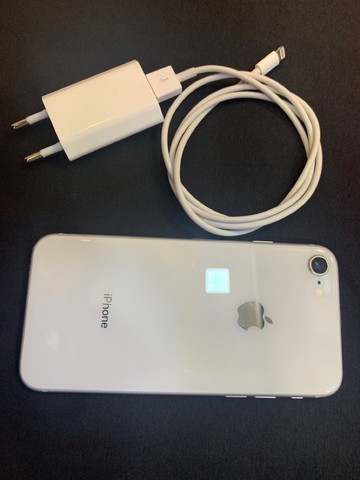 iPhone 8 64GB Branco 