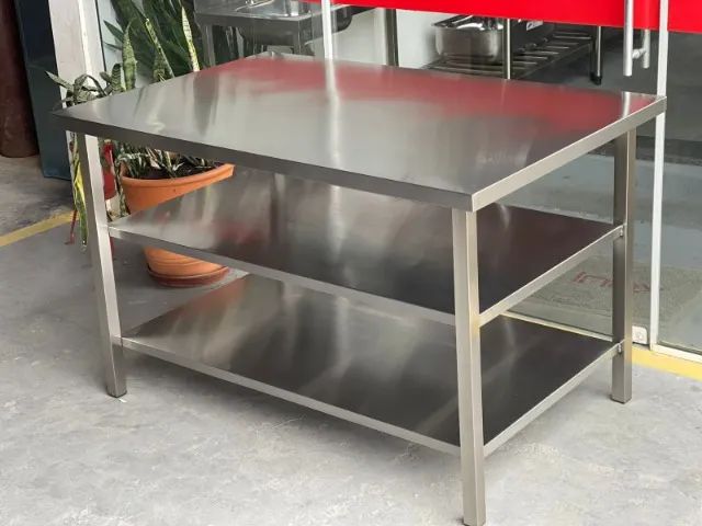 Mesa em inox com prateleira dupla, nova