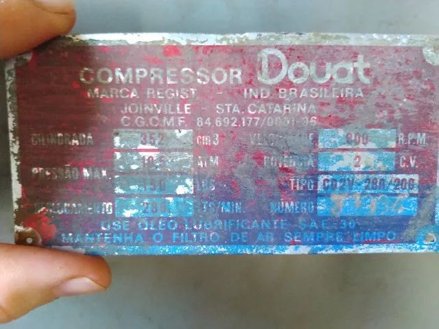 Compressor Douat 250 Litros.