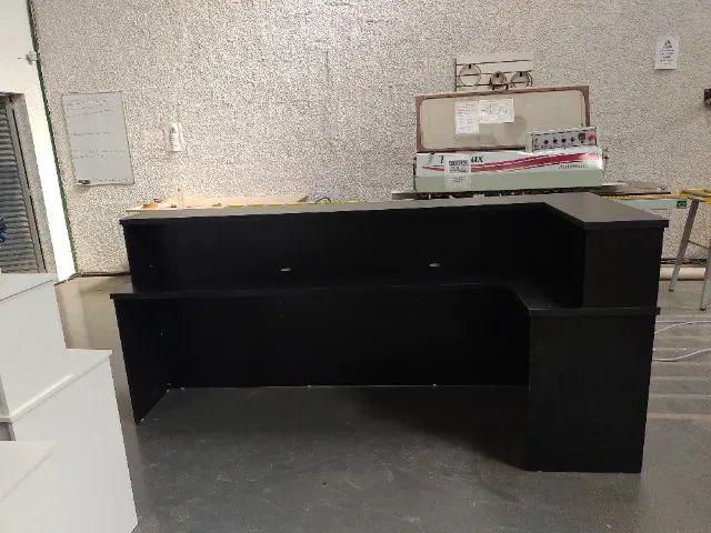 Balcão de recepção em L ripado Preto 2,30M - Foto 6