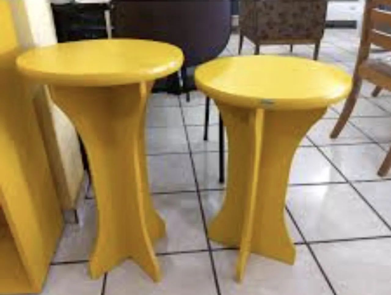 Conjunto de mesa lateral100%MDF amarela 