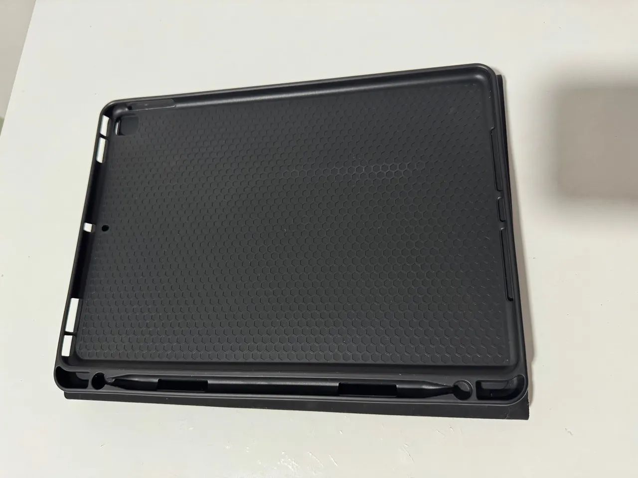 Capa com teclado iPad 9 - Foto 6