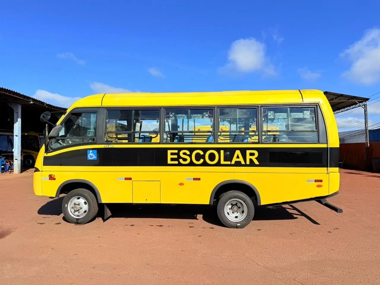 Microônibus Volare V8L 4x4 ano 2012/2013 motor cumins isf 4cc em cascavel,PR - Foto 5