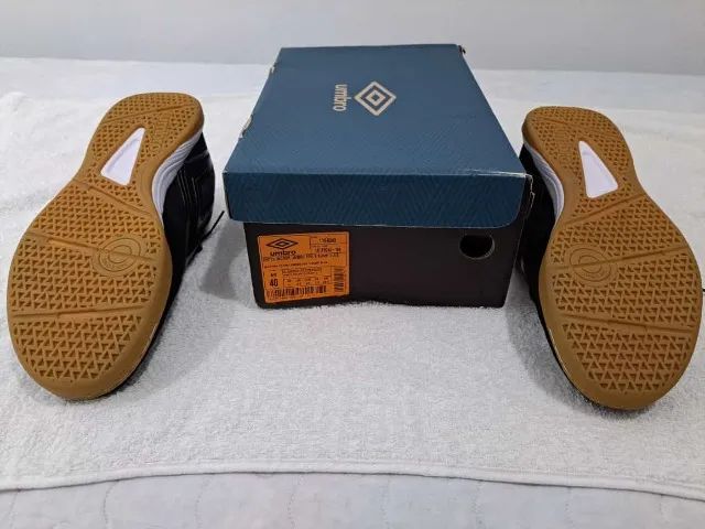 ** Ultimas Somente Retirada **Chuteira Futsal Umbro Pro 5 Bump Preta Tamanho 40 OficialSP - Foto 3
