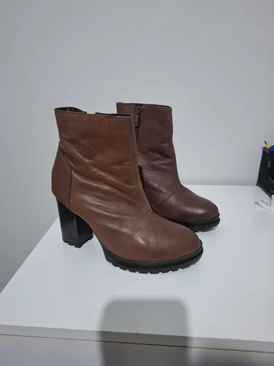 Bota de couro legítimo marrom Sonho dos Pés