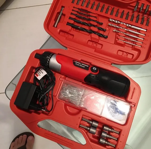 Furadeira com Bateria black e Decker