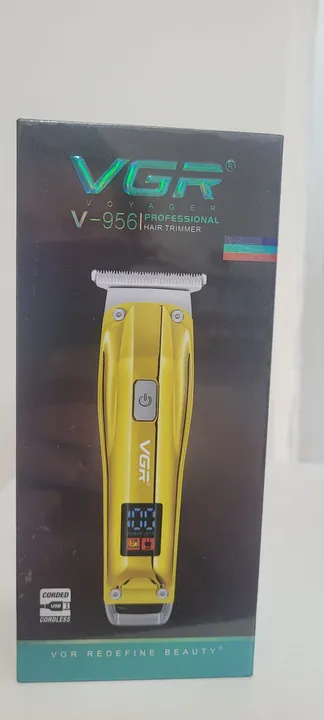 Máquina de Cortar Cabelo VGR V-956! Profissional e com Display LCD