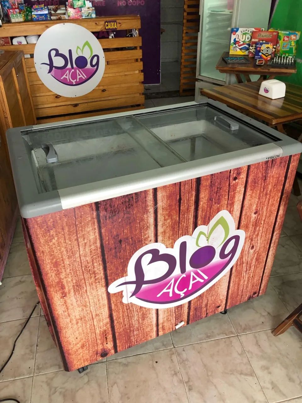 Freezer Fricon 311L em ótimo estado 