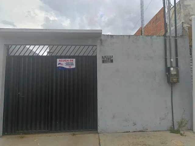 Aluga-se uma casa na Av. Paricá, Cidade Jardim, Parauapebas/PA
