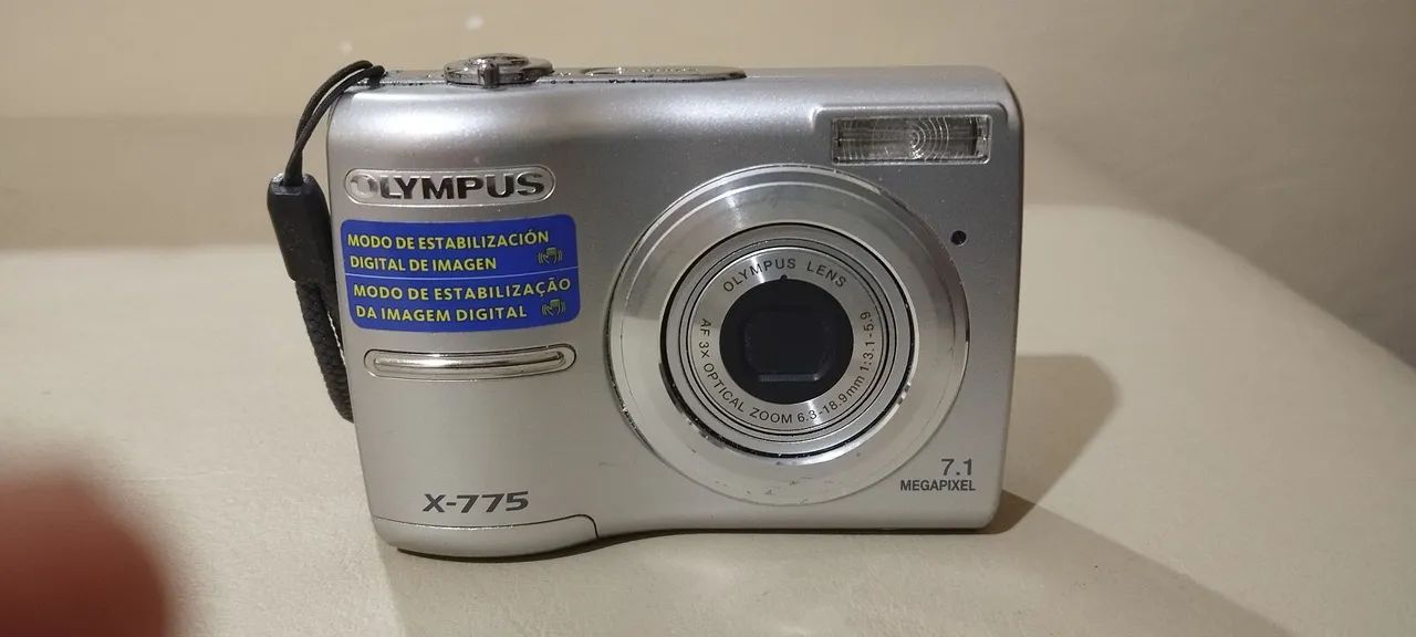 Câmera digital Olympus X,-775 7.1 Megapixel. - Câmeras e