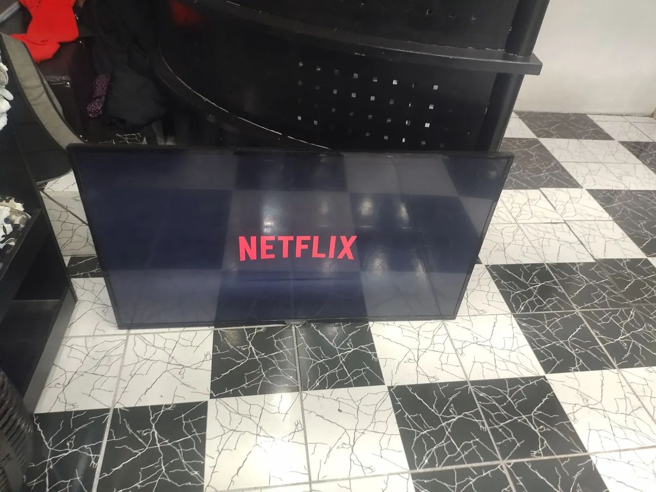 Vendo Smartv philips 43 polegadas top de linha com Wi-Fi integrado R$ 1200,00 - Foto 5