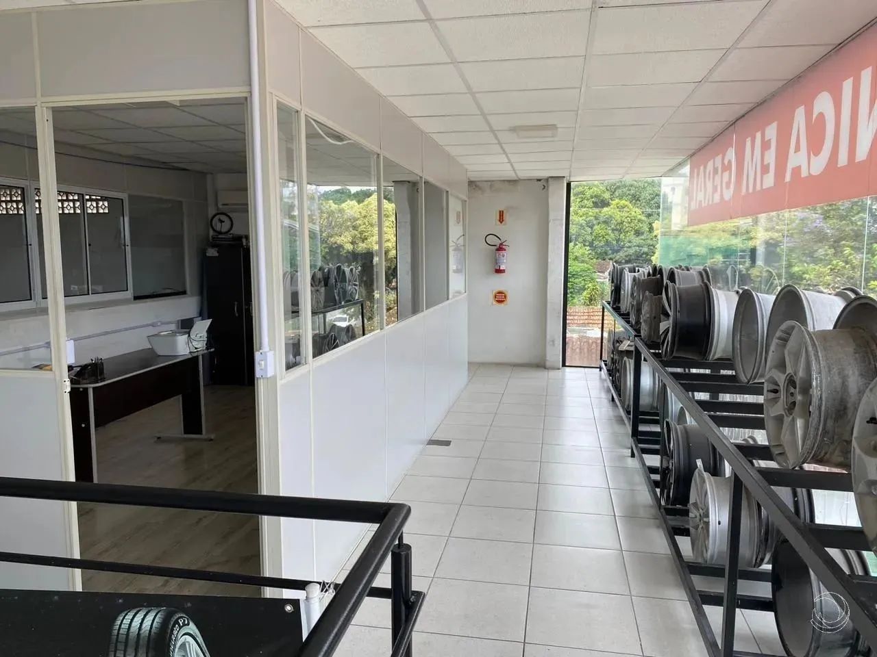 Loja para Venda em Florianópolis, Pantanal, 2 banheiros, 2 vagas - Foto 5