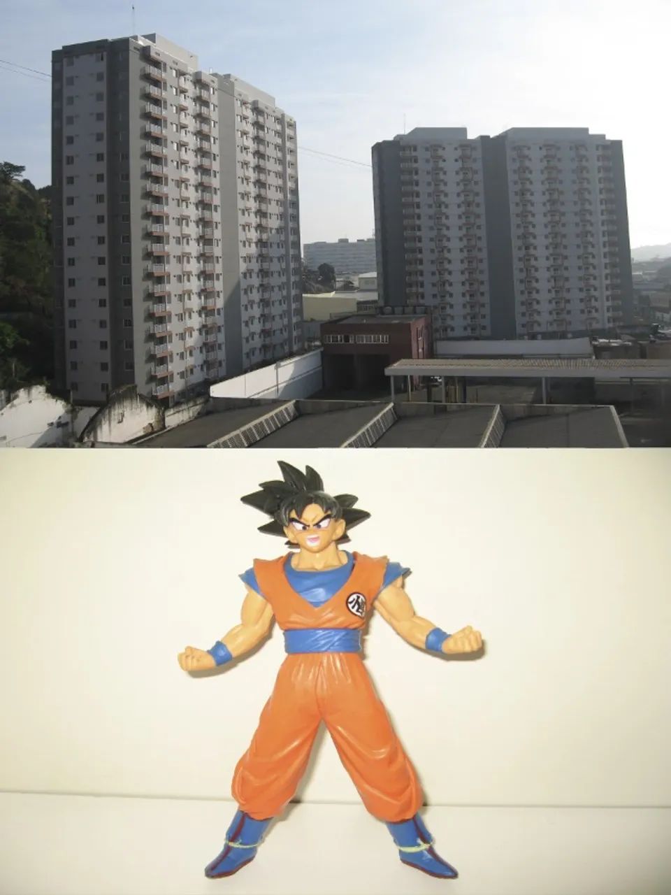 Canon IXUS 750 7.1 MP Digital Camera + Accessories64318617800066124