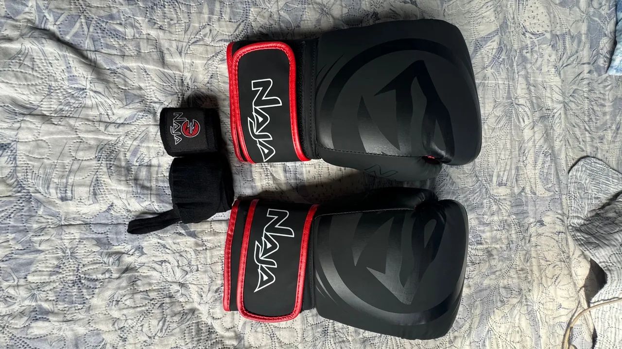 Luvas de Boxe Naja com bandagem  - Nunca usada