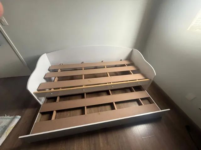 De espaço e modernidade a sua casa com o Sofá Cama Funny com Cama Auxiliar Conquista Móvei