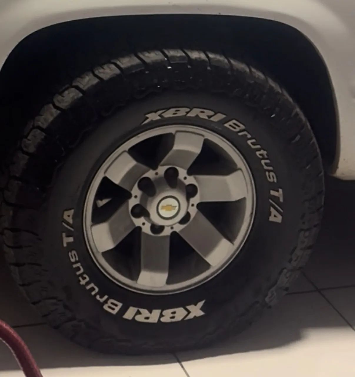 Vendo ou troco pneus xbri r16 500 km rodados  - Foto 2