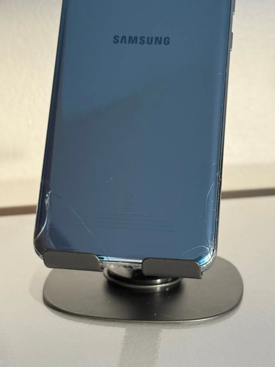 Samsung Galaxy S10E 128gb Azul - COM TRINCADOS - R$550,00 ou em até 12x no cartão  - Foto 2
