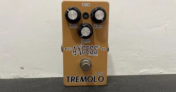 Pedal de Efeito Tremolo TR107 AXcess by GIANNINI